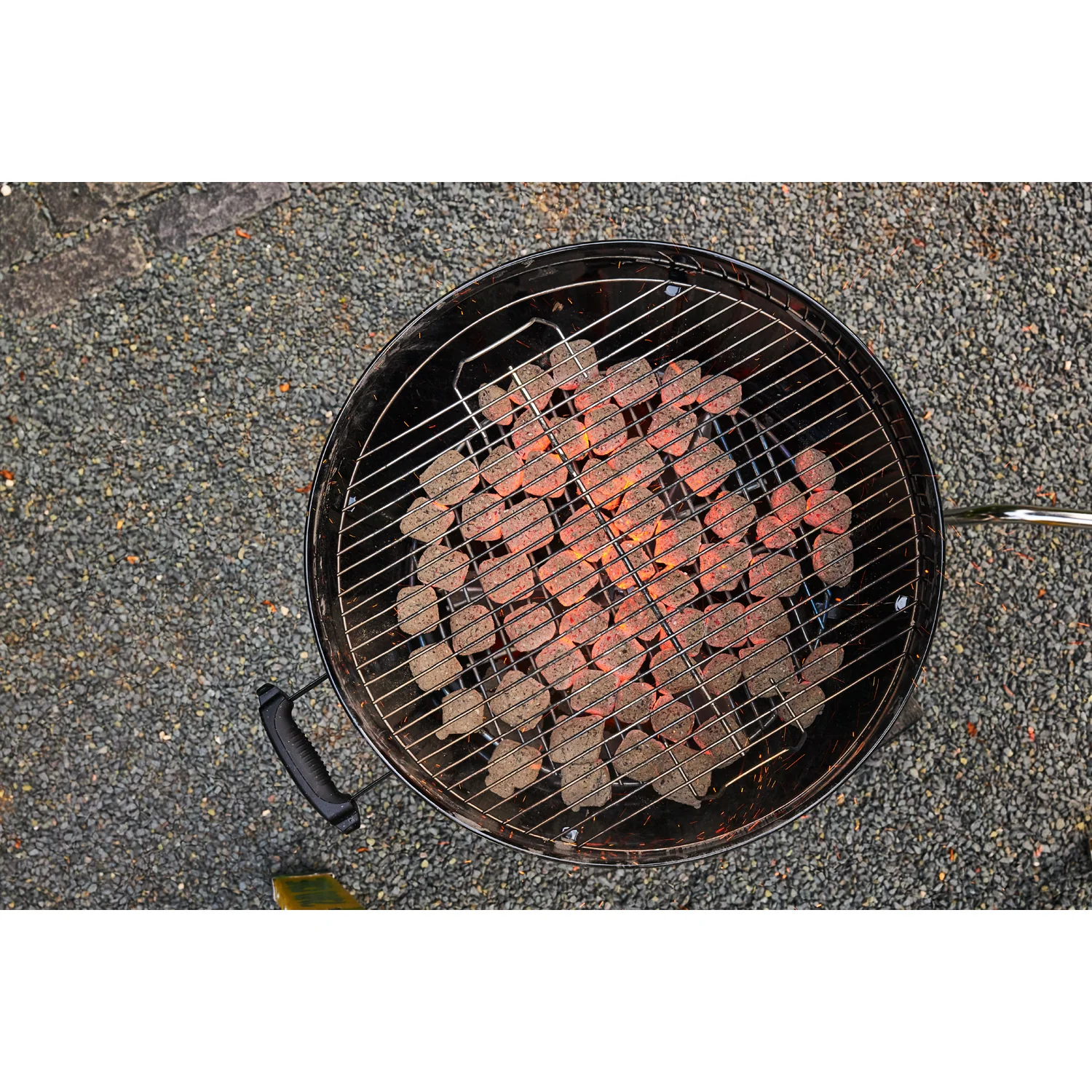 22 Inch Original Kettle Charcoal Grill 741001 - Image 3