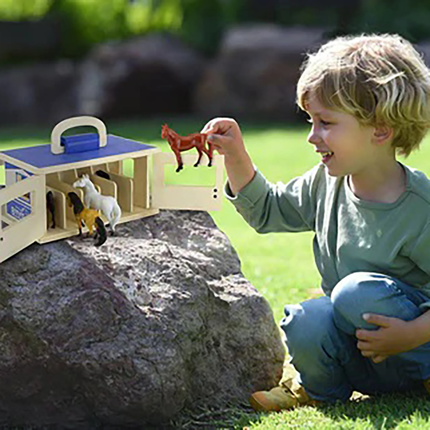 Breyer Farms Wood Carry Stable 59217 - Image 2