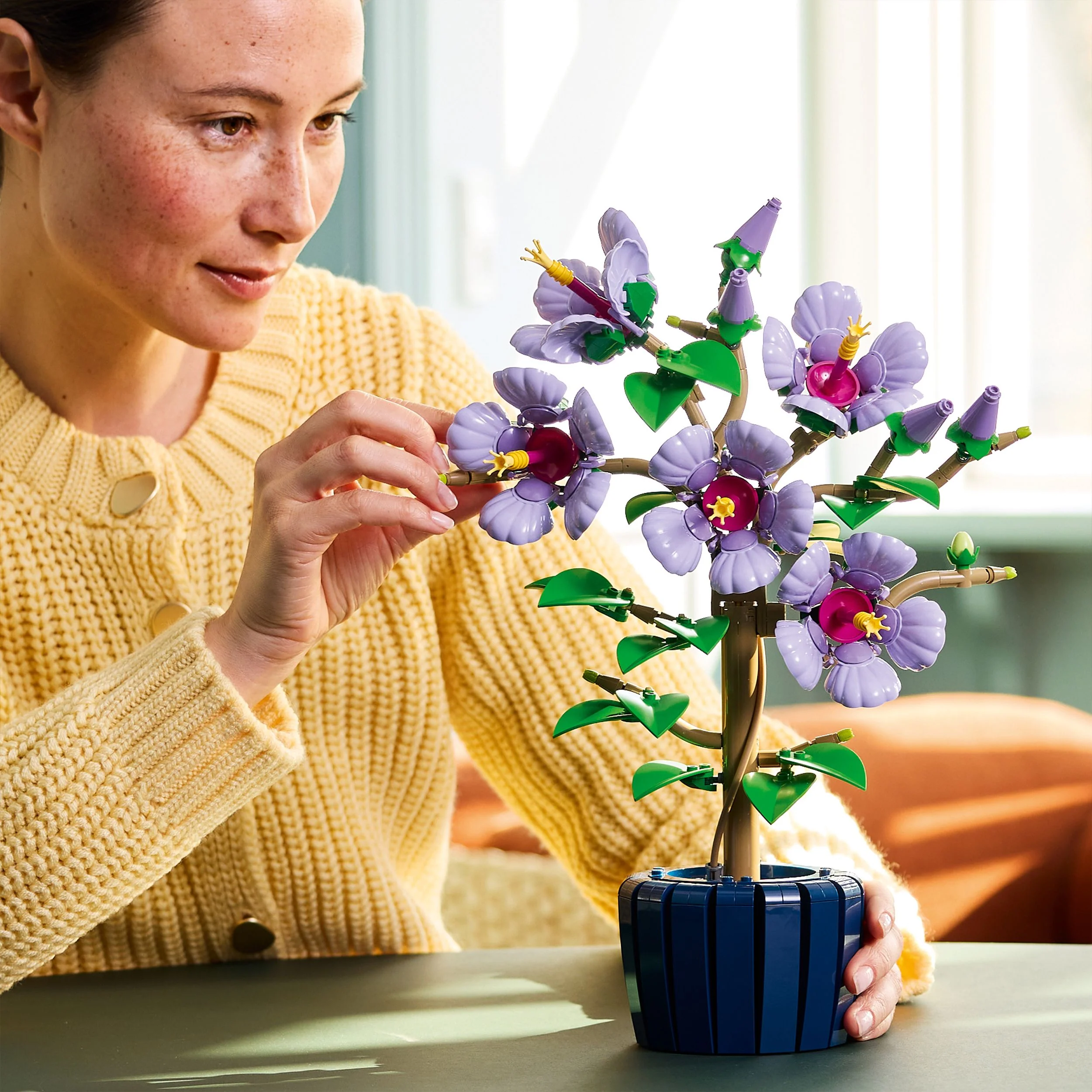 LEGO Botanicals Hibiscus Flower Building Set 10372 - Image 6