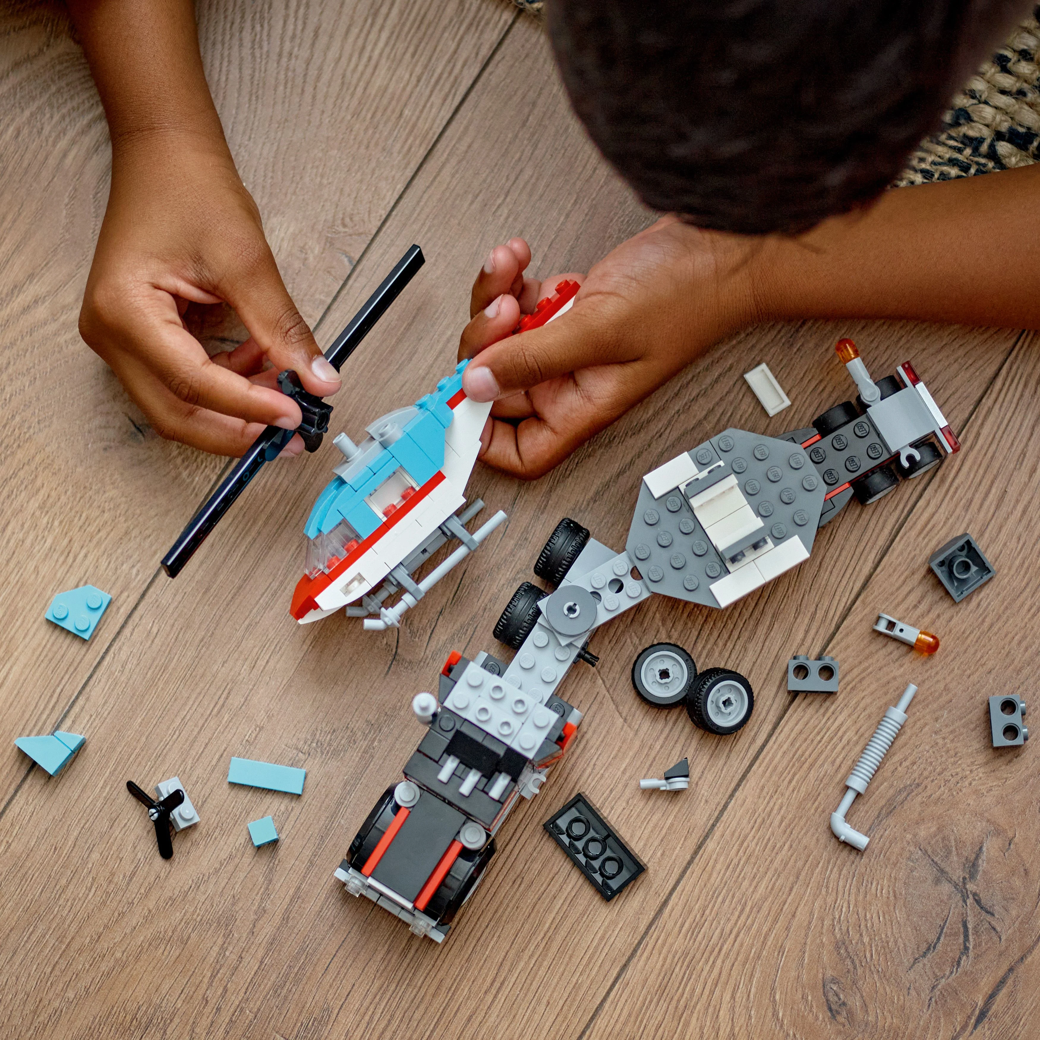 LEGO Creator Flatbed Truck with Helicopter Toy 31146 - Image 5