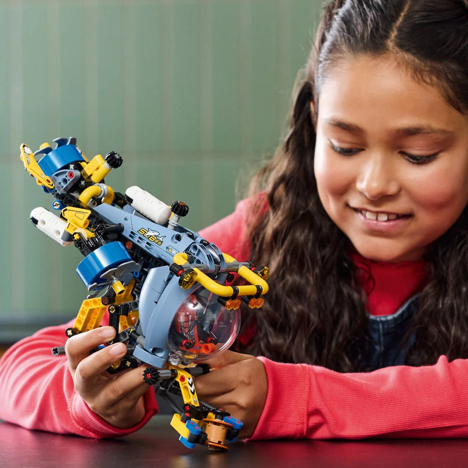 LEGO Technic Deep-Sea Research Submarine 42201 - Image 8