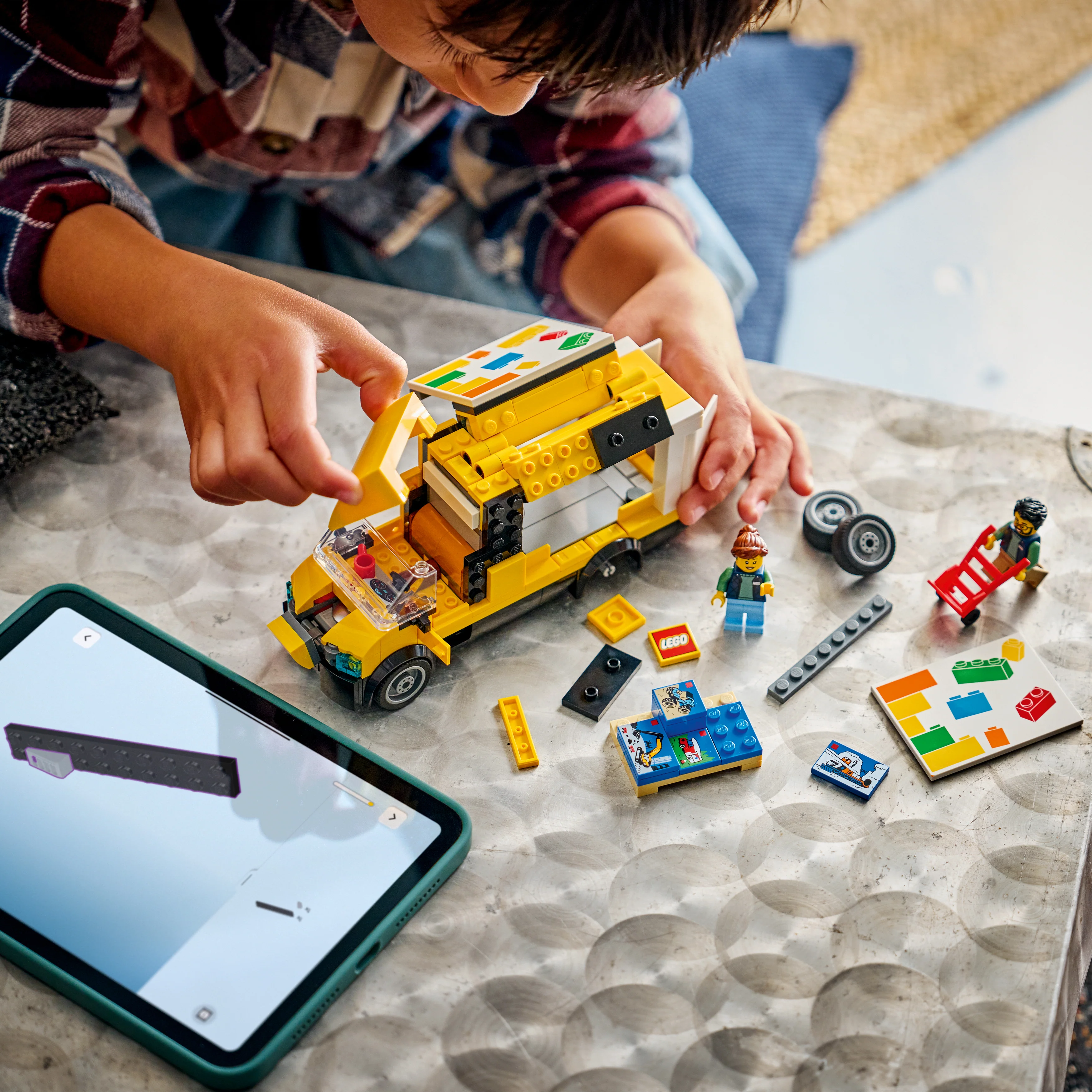 LEGO The LEGO Van 60500 - Image 3