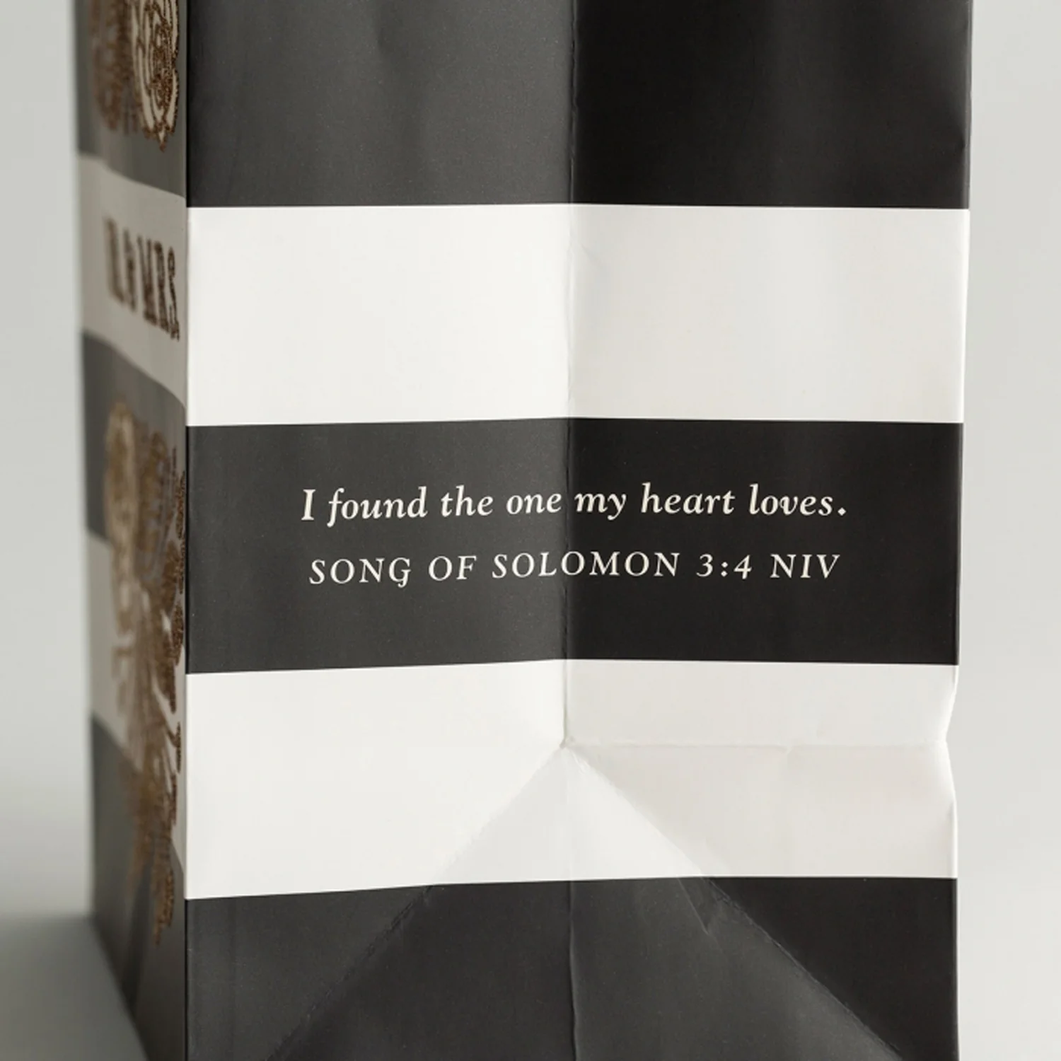 Medium Gift Bag with Tissue Wedding - Mr. & Mrs. - J4258 - Image 2