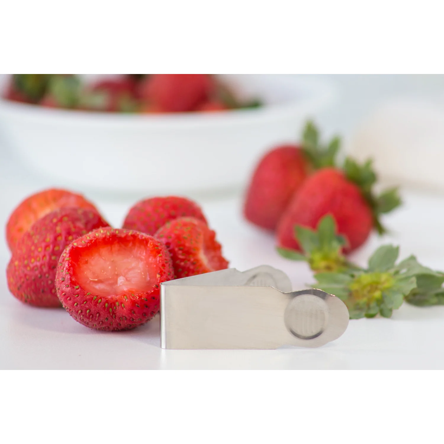 Strawberry Huller 5583 - Image 3