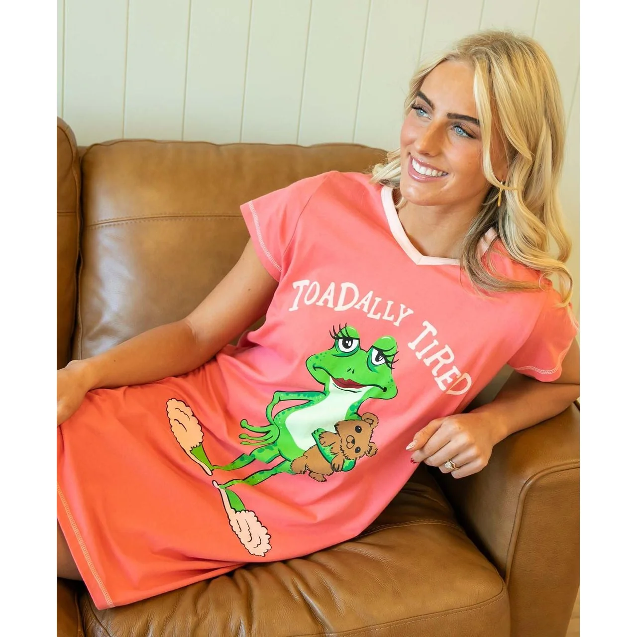 Women's Toadally Tired V-Neck Nightshirt VNS687 - Image 2